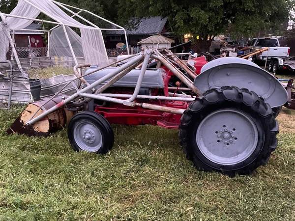 ***FORD 8N LOADER TRACTOR WITH PULL DISC / DELIVERED*** 1