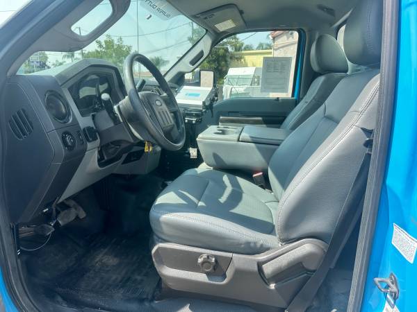 2012 Ford F550 Super Duty - Photo 10