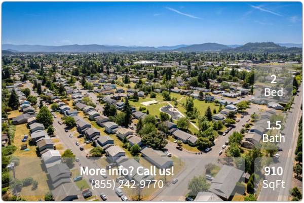 Ideal location! Close to everything! 2 bed / 1.5 bath! 910 Sqft! 1