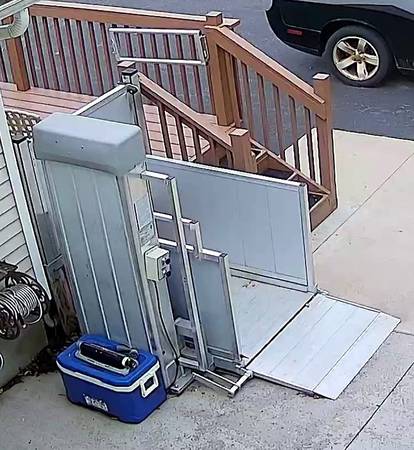 Wheelchair vertical platform lift, 52-inch lift height - general