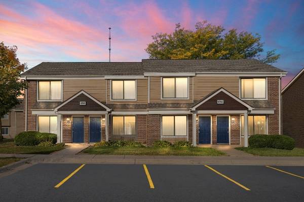 $1,360 / 2br - 960ft2 - Pet Friendly Town Home by the DOG PARK (NE Cedar Rapids)63815134837635121