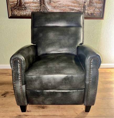 Gray Leather Pushback Recliner 1