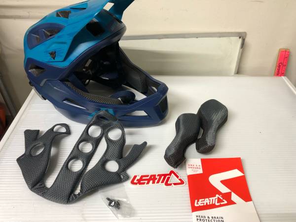 Leatt DBX 3.0 Downhill mtn bike helmet 1