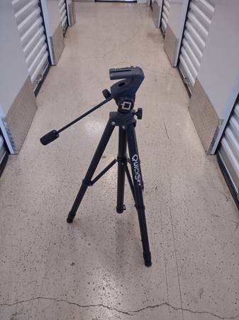 Professional Tripod-Quickset Brand - $50 (Raleigh)63442068959107121