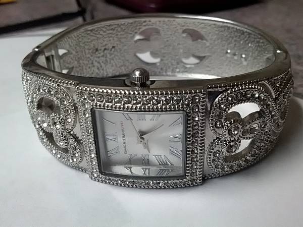 Isaac Mizrahi Live Tank Watch Women 22mm Silver Tone Crystals New Batt 1