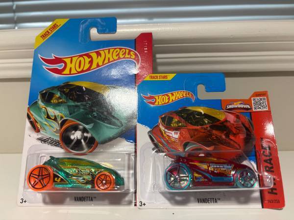 New! Hot Wheels: Vandetta (Red and Green) 1