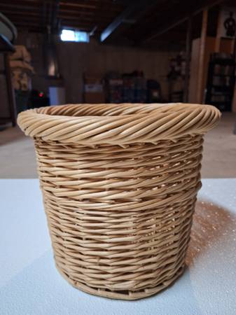 Round Heavy Woven Basket 1