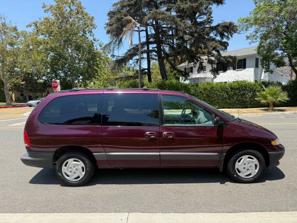 2000 Dodge Grand Caravan - $4,800 (Glendale)63623879415169122