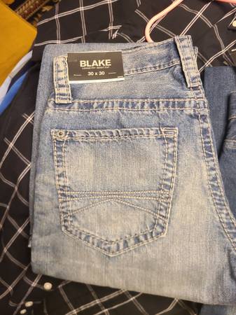 2×Express, 1×Holister. 1