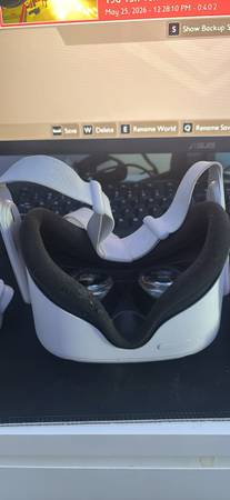 Oculus Quest 2 used but really good 1