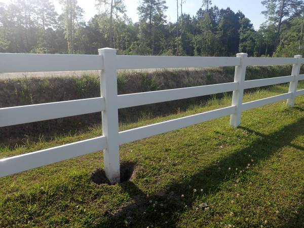 WHITE PVC FENCEING 16ft rails 8ft rails and 3 hole posts 1