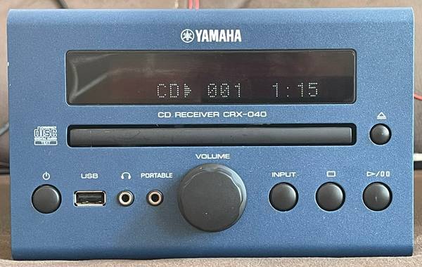 Yamaha mini HiFi system 1
