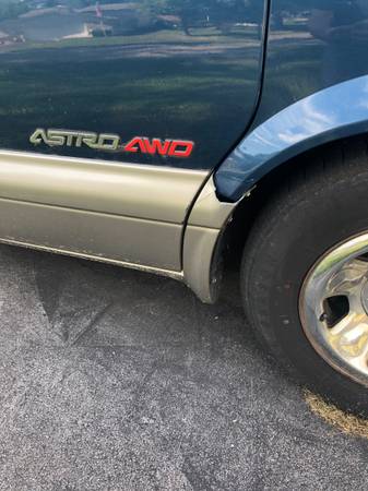 2002 Chevy Astro 1