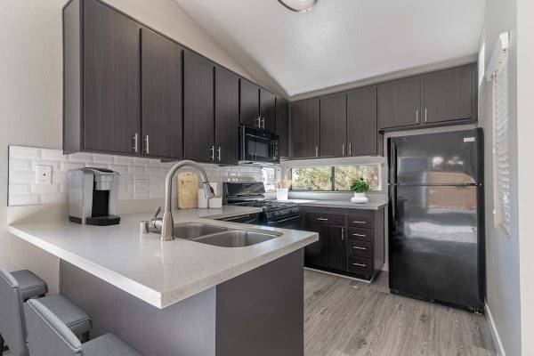 2/BD 2/BA, Redlands CA, On-Site Maintenance 1