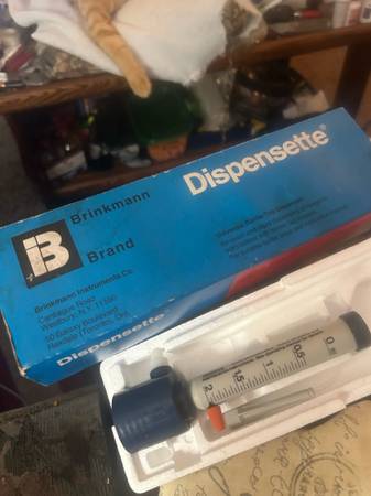 Brinkman Bottletop Dispenser 1