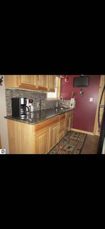 $1100.00 / 2br - 1000ft2 - East Tawas - 2 dormitorios, 1.5 baños. Terreno de 1.25 acres.64037895403009122