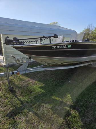 Deep V 19'6" Spectrum with trailer 1