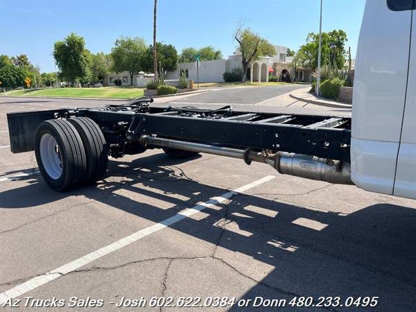 2017 Ford F-550 Cab & - Photo 9
