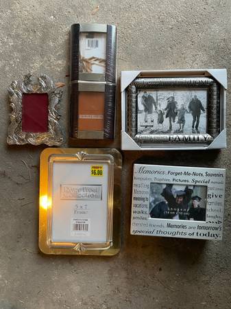 **LOT** Picture Frames 1
