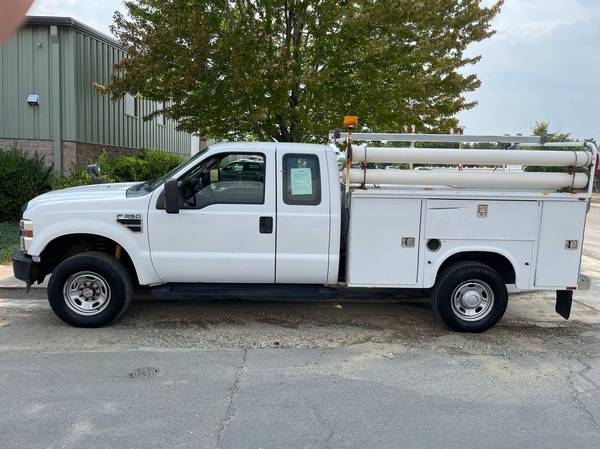 2010 Ford F-350 - Photo 2
