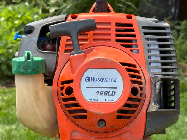 Husqvarna Gas-powered String Trimmer, Model 128-LD 1