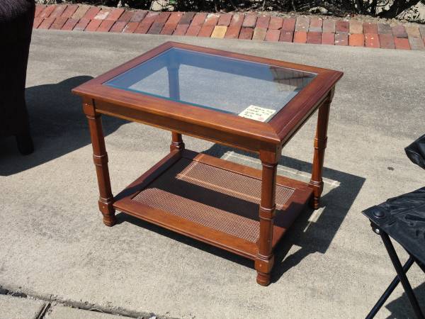 Glass top end table 1