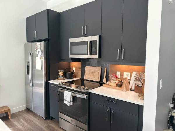 $3,050 / 2br - 1146ft2 - 2 bed/2 bath Garden Entry Apartment Downtown Burlington63784706907265122