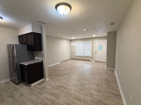 Cozy 1 Bed 1 Bath Apartment on Spencer St in Grinnell - $800/mo 1