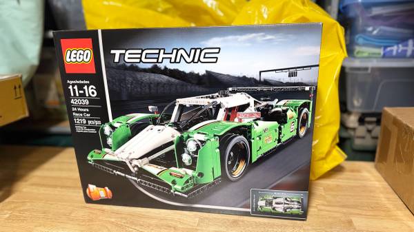 LEGO TECHNIC: Le Mans 24 Hours Race Car 42039 - New and Sealed