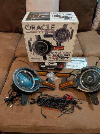 Oracle Oculus Color-Shift Bi-LED Projector Headlights (21-25 Bronco) 1