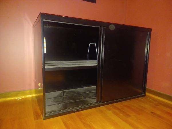 HON 2-shelf Steel Cabinet 1