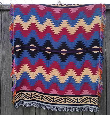 SOUTHWESTERN NATIVE AMERICA 48” x 58” THROW / BLANKET w/ FRINGE 1