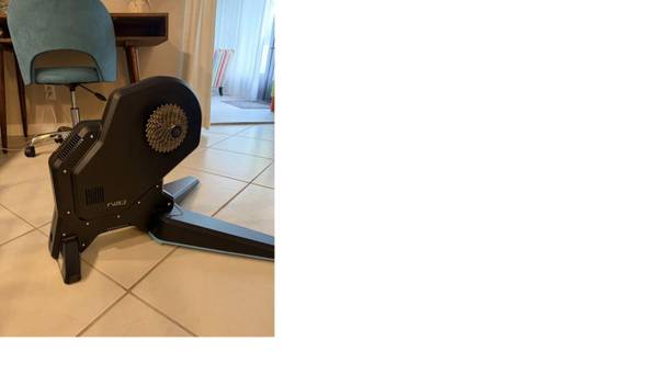 Tacx FLUX 2 Smart スマートトレーナー ジャンク Tacx Flux 2 Smart Trainer w/ Cassette - Zwift Compatible - $525