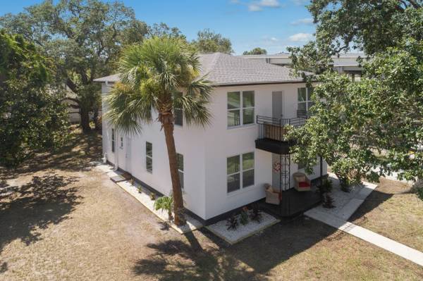 $1,995 / 2br - St Petersburg Apartment- ALL UTILITIES INCLUDED (St Petersburg)63980538863746122