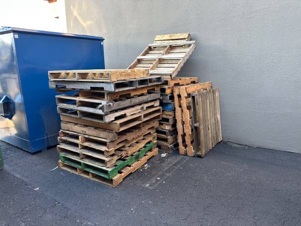 Free pallets North Spikane 1