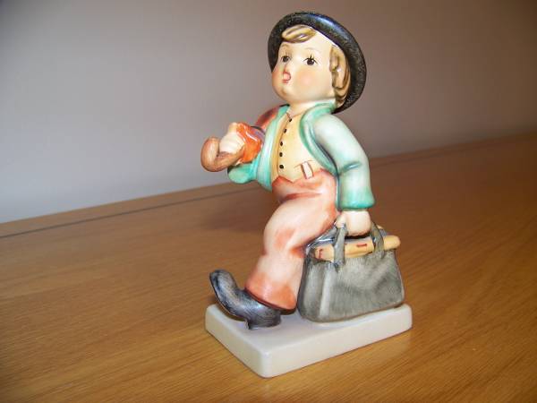 Hummel  Merry Wanderer  4.75"High 1