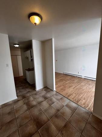 AVAILABLE NOW 2-bdr and 3-bdr Ground floor with parking La Prairie 3