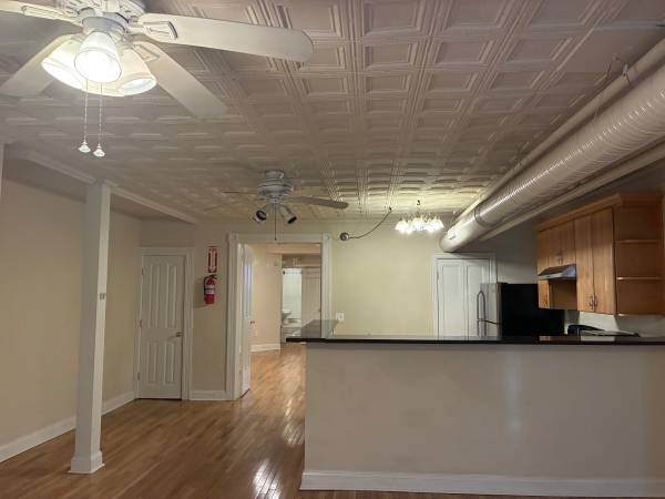 Huge sunny 1bd w/hardwood floors washer, dryer, dishwasher in unit! 1