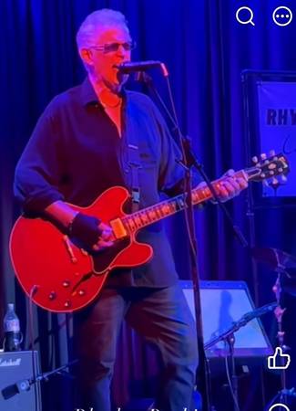 Lead Vocalist Guitarist sks WORKING blues rock act (Port Washington)