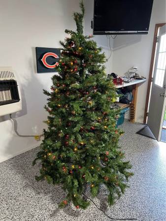 6ft Pre-Lit Rotating Christmas Tree 1