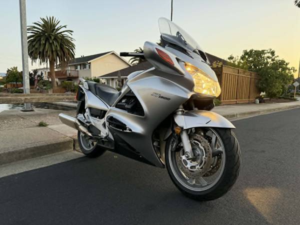 2007 Honda ST1300 only 14k miles, Runs excellent, fresh tires