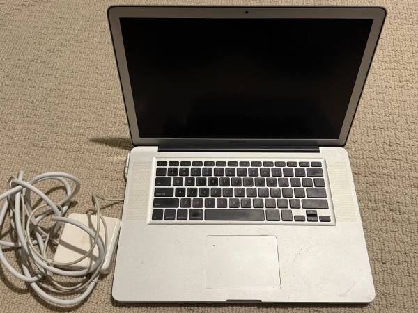 older apple macintosh  laptop mac computer 1