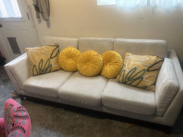 Article Sofa $50 Couch, good condition, must pick up 1