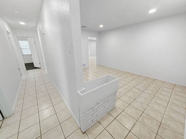 $2100.00 / 3br - 1312ft2 - UPDATED 3/2/2 IN IRVING!63867601808641123