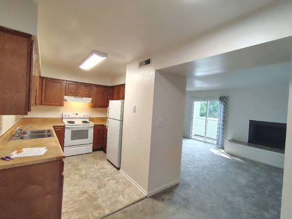 $1041.00 / 2br - 840ft2 - Modern 2BR/1.5BA Unit in Lynchburg | Available 9/10 | $1041/mo63851967193219121