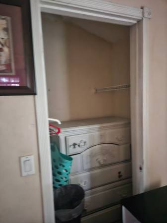$750 / 3br - Habitación en alquiler (Northern Sarasota)63791154706563122