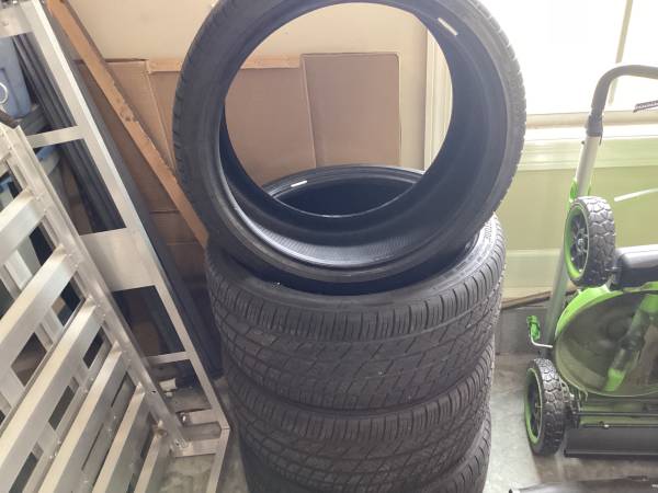 Bridgestone Potenza  255/35R19 1