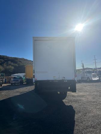 2013 International 4300 - Photo 6