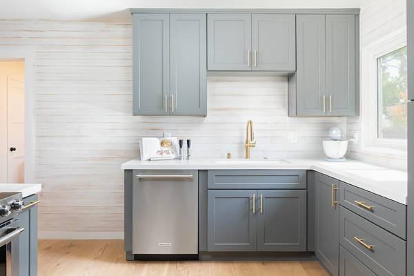 Kitchen cabinets solid wood 1