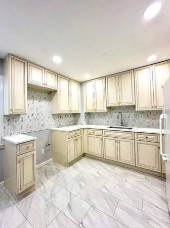 $1,300 / 2br - 1200ft2 - UPPER AVAILABLE 7/1 $1200/month (Buffalo)63925204467587124